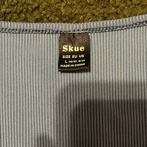 Blue Ribbed Crop Top - Picture 2 of 3